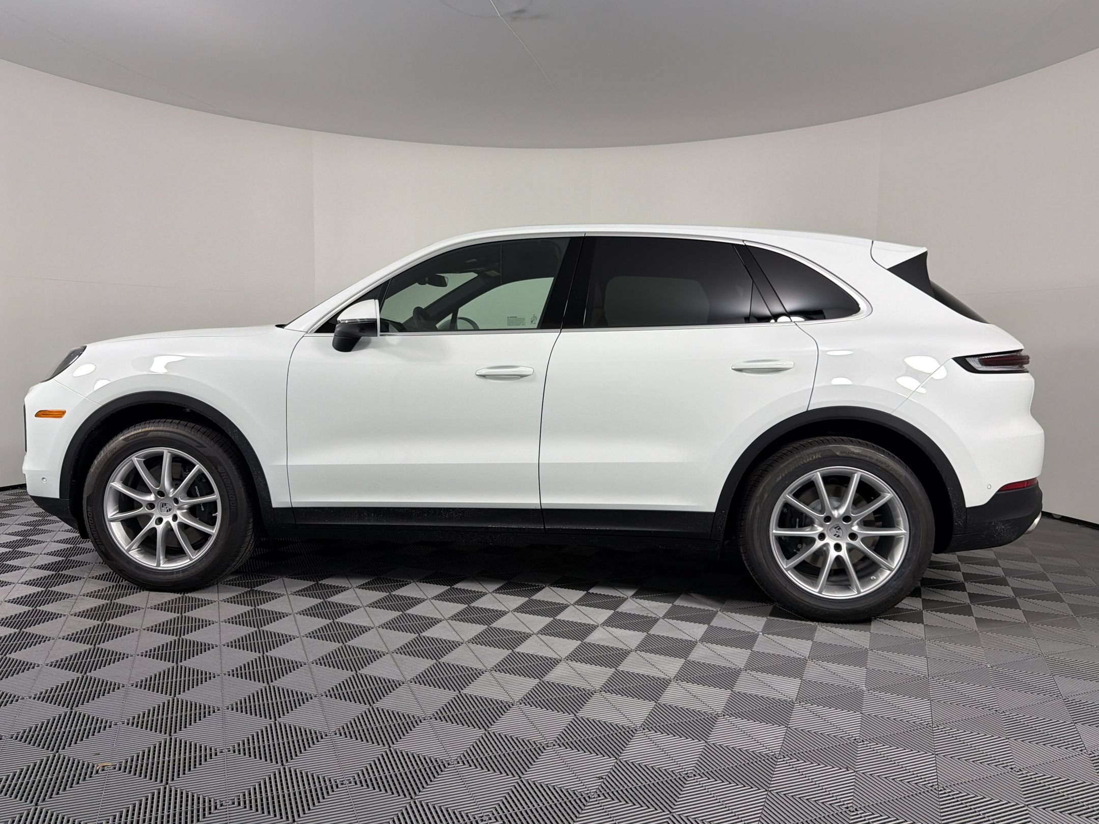 New 2026 Porsche Cayenne AWD/4WD image 2