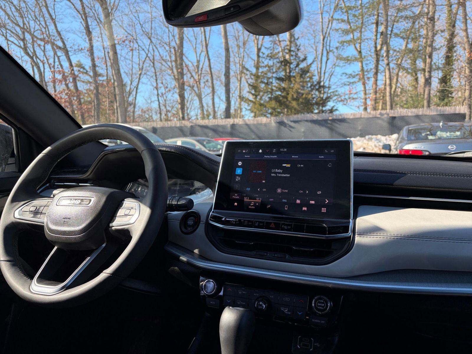 Used 2025 Jeep Compass Limited image 35