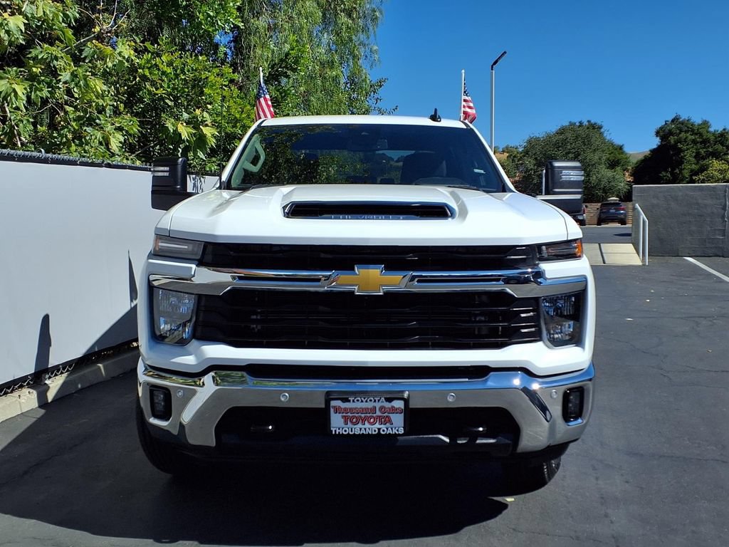Used 2025 Chevrolet Silverado 2500 LT w/ Safety Package AWD/4WD image 2