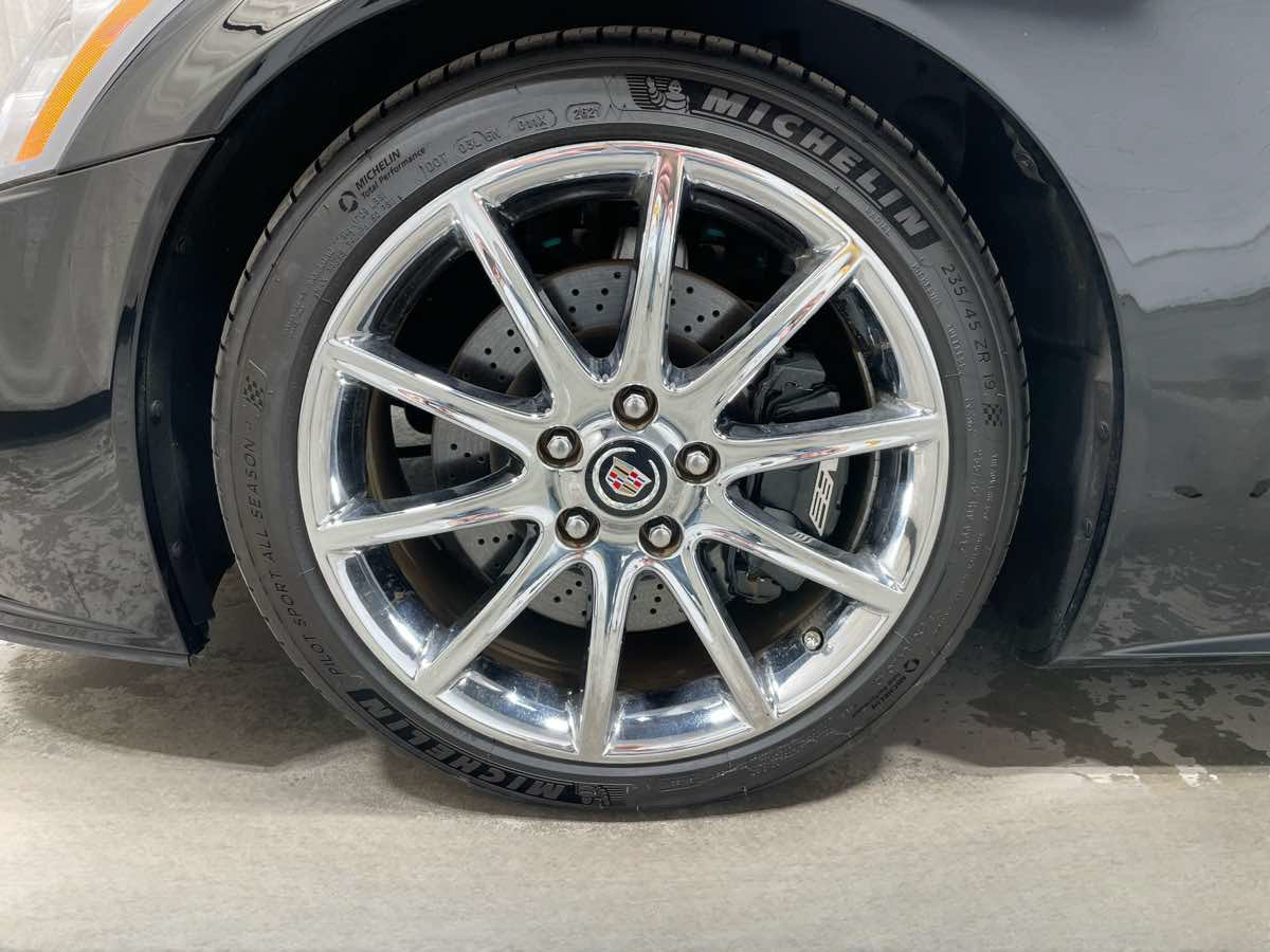 Used 2009 Cadillac XLR V RWD image 6