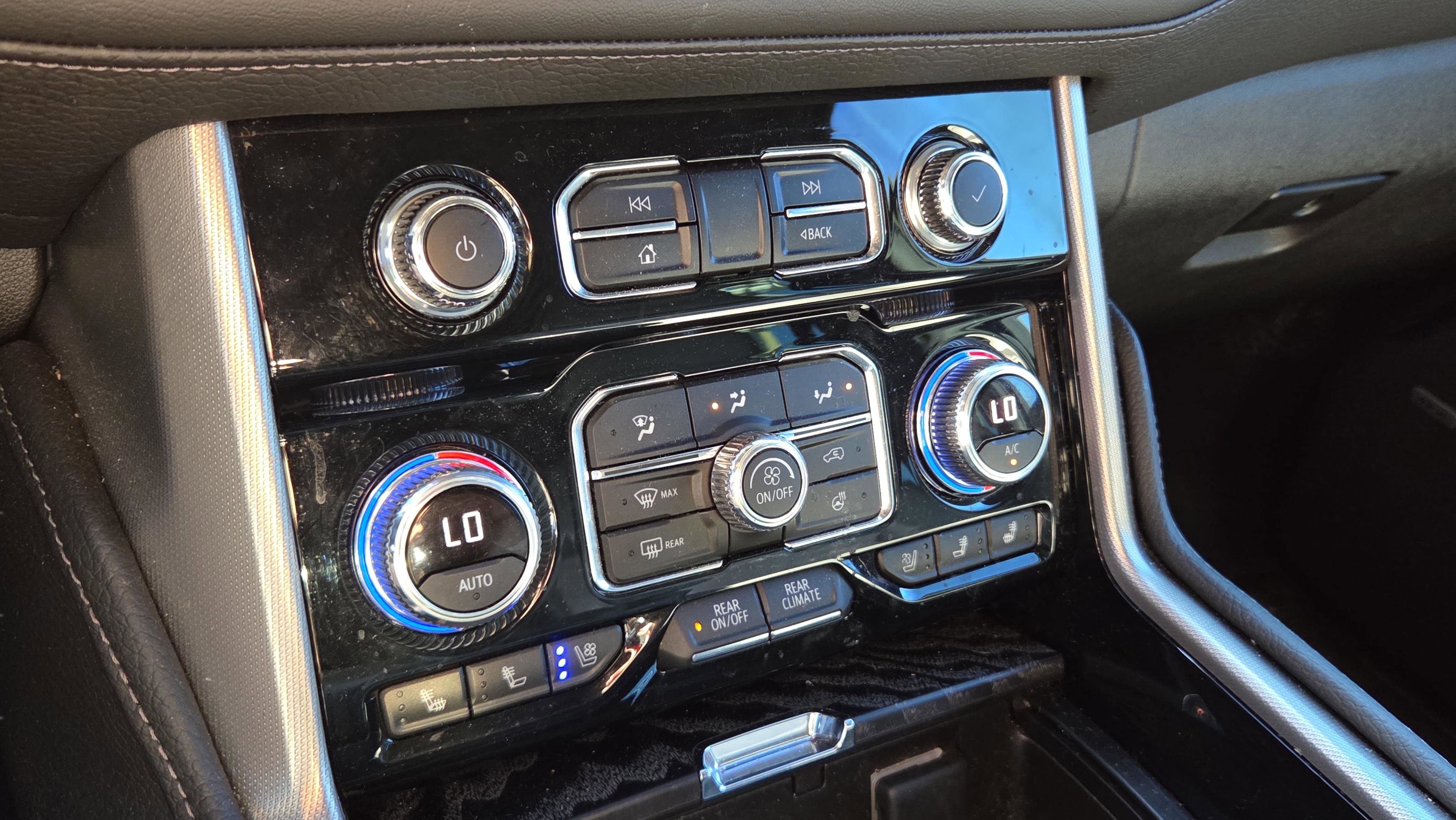 Used 2023 GMC Yukon XL Denali w/ Denali Reserve Package image 24