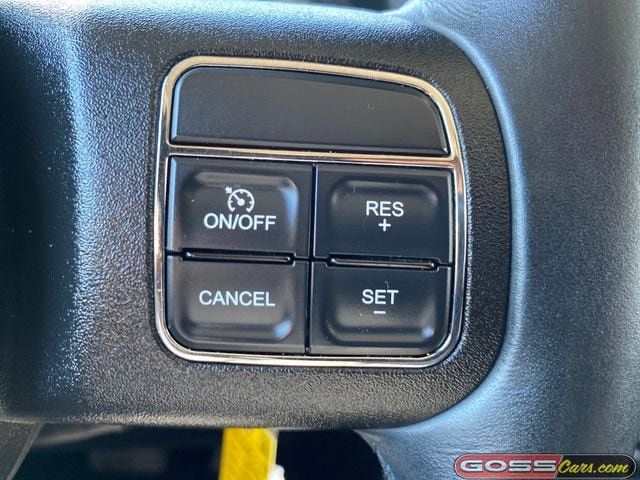 Used 2013 Jeep Wrangler Unlimited Sahara w/ Connectivity Group AWD/4WD image 17