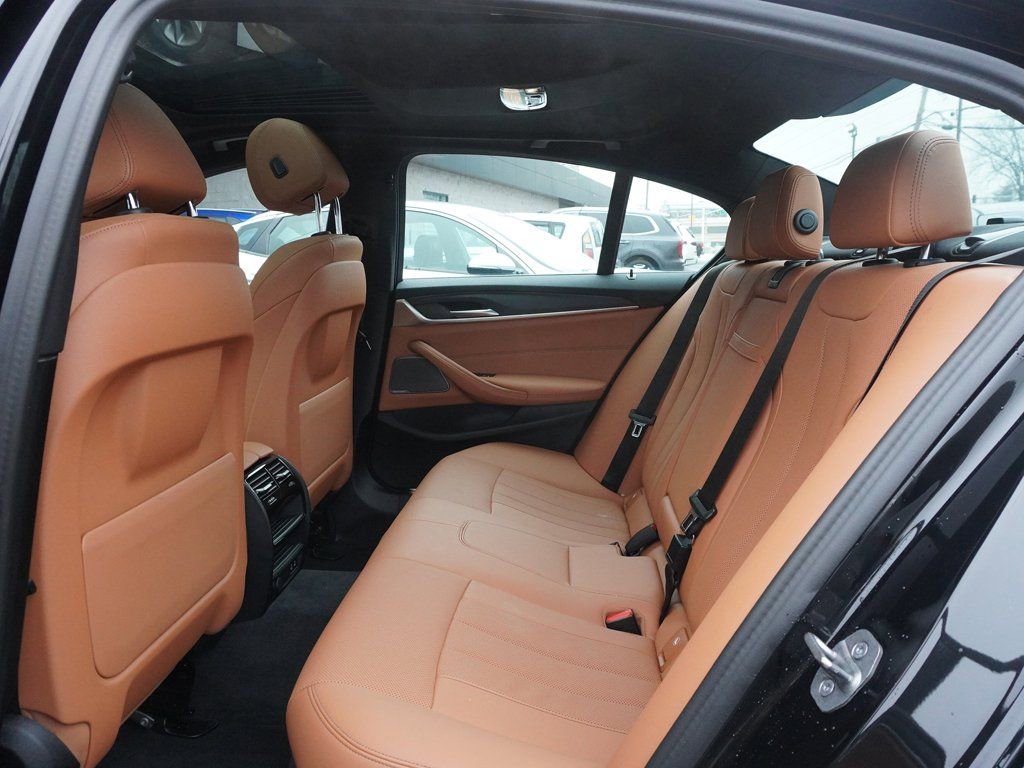 Used 2023 BMW 540i xDrive w/ Premium Package image 44