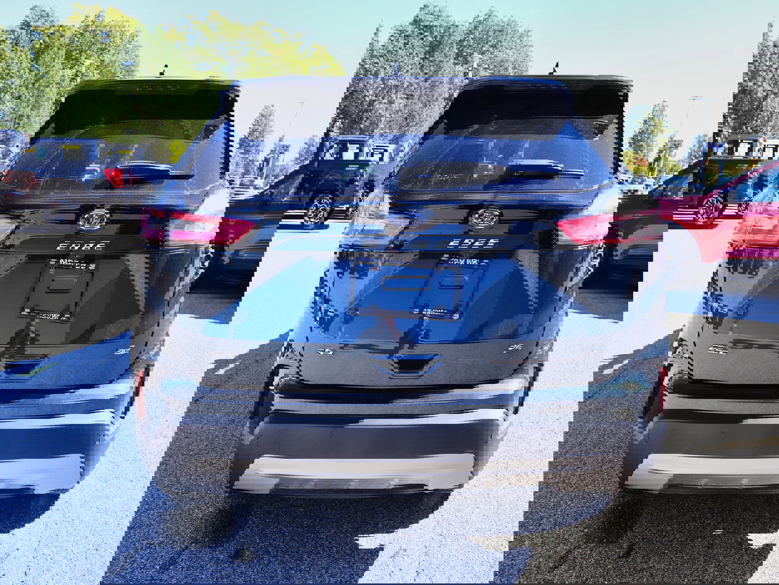 Used 2024 Ford Edge SEL w/ Convenience Package image 4