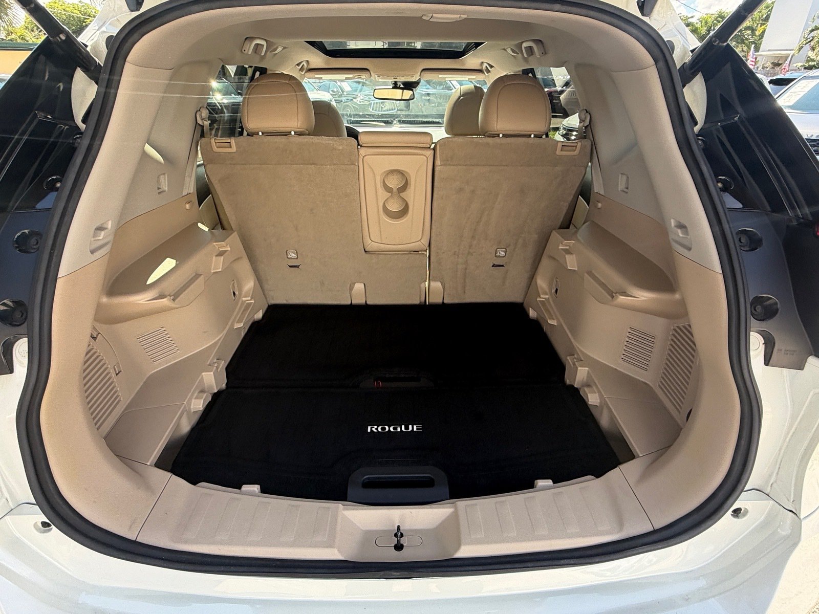 Used 2019 Nissan Rogue SL w/ Premium Package FWD image 14