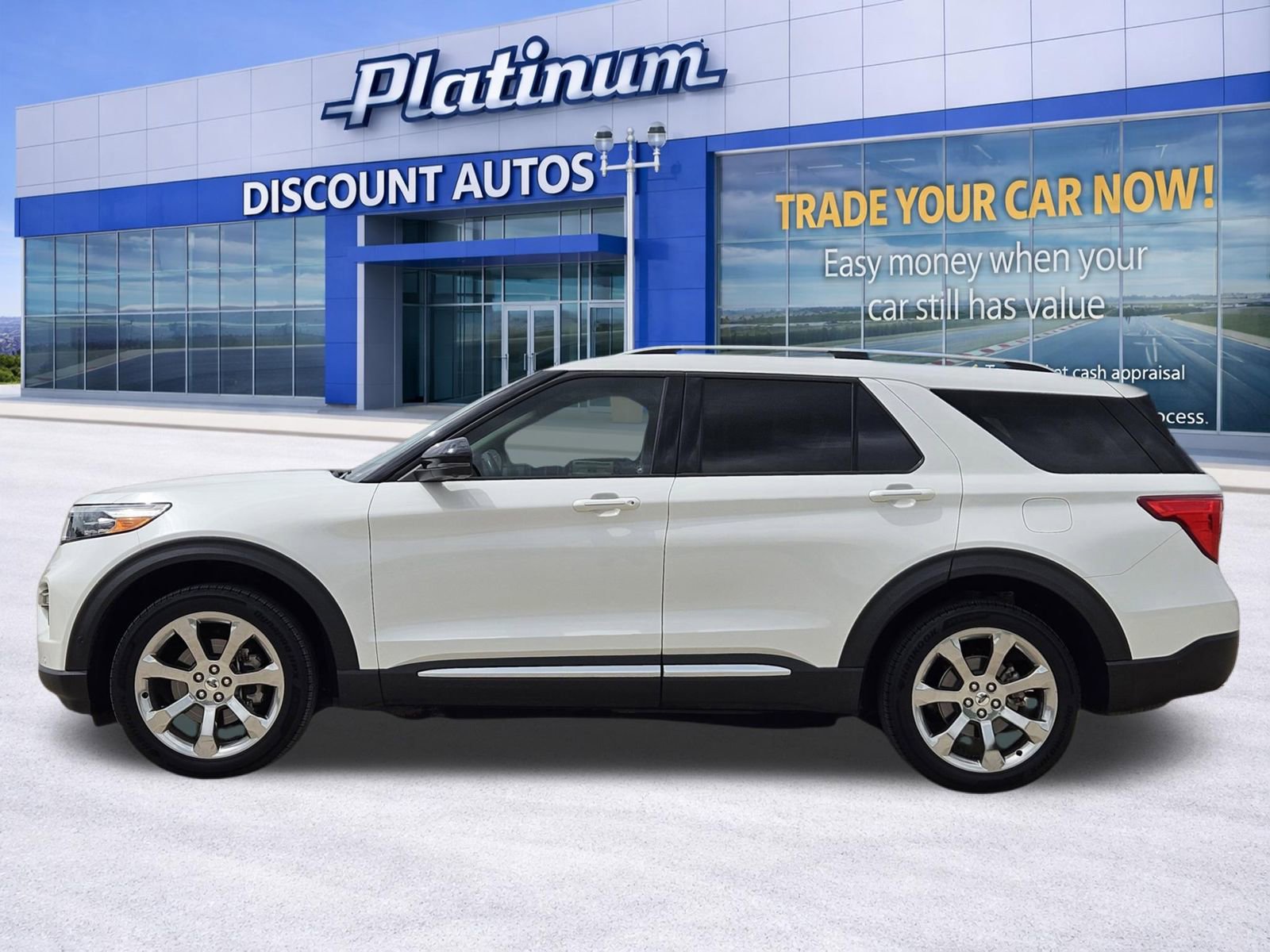 Used 2020 Ford Explorer Platinum w/ Premium Technology Package image 3