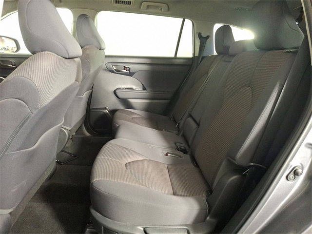 Used 2023 Toyota Highlander L image 14