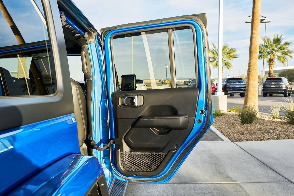 Used 2022 Jeep Wrangler Unlimited Sahara image 14