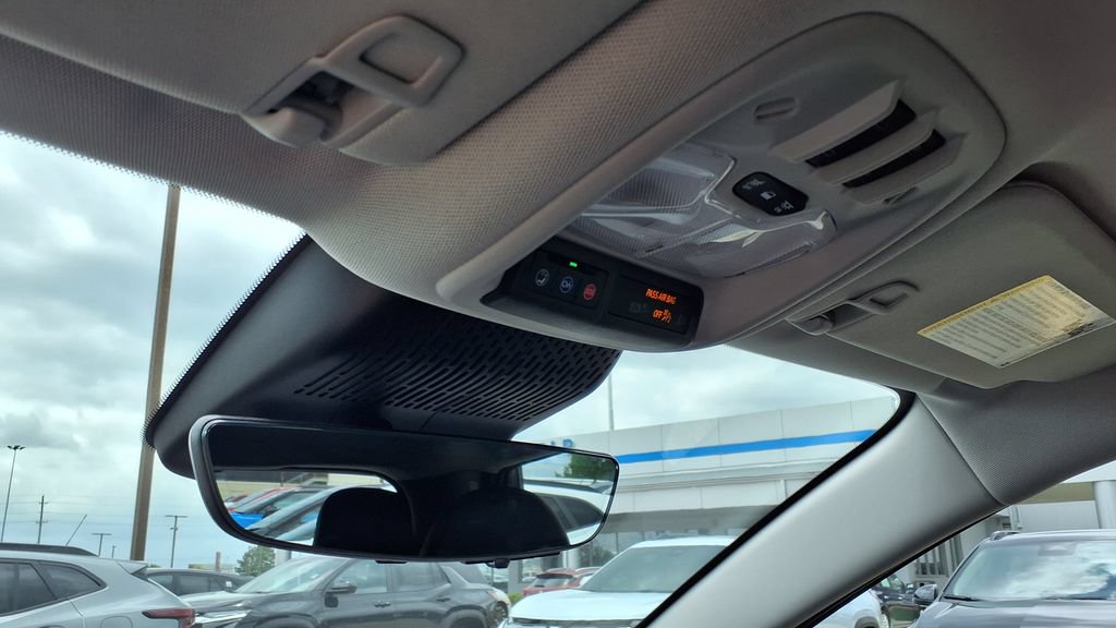 New 2027 Chevrolet Bolt RS w/ Technology Package FWD image 33