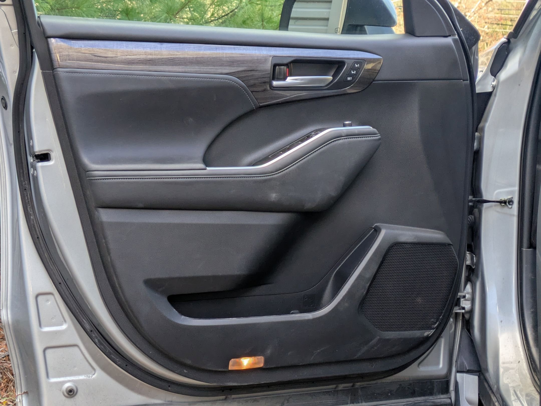 Used 2023 Toyota Highlander Limited image 13