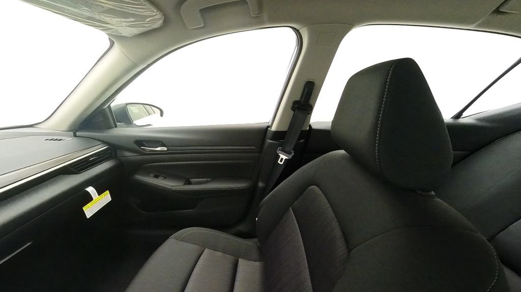 Used 2024 Nissan Altima 2.5 SV AWD/4WD image 23