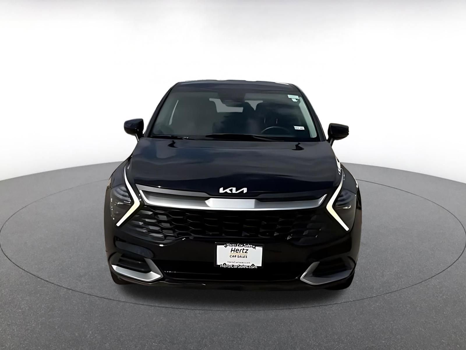 Used 2025 Kia Sportage LX image 4