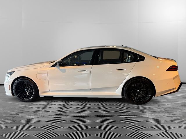 New 2027 BMW M5 w/ Executive Package AWD/4WD image 2