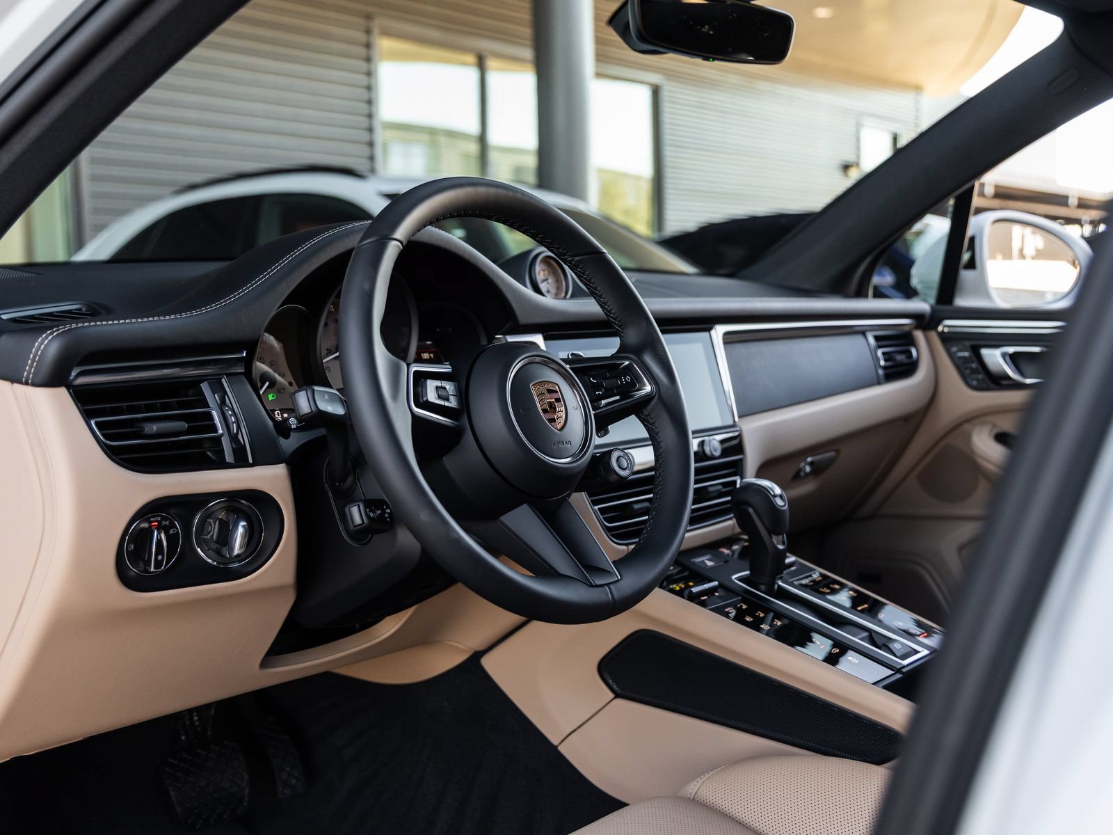 Certified 2026 Porsche Macan S AWD/4WD image 4