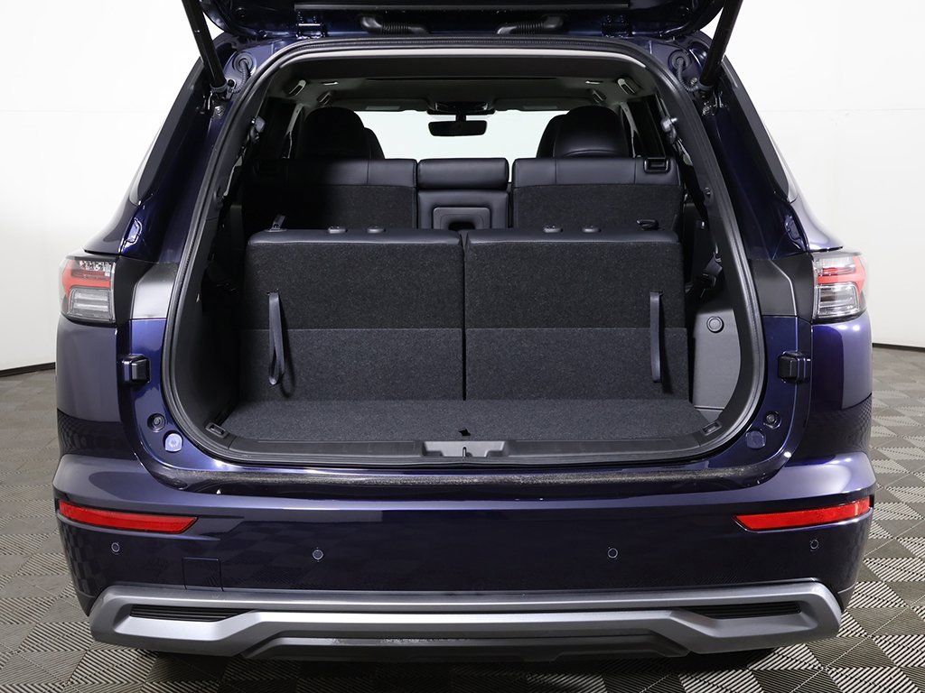 New 2025 Mitsubishi Outlander SE image 18