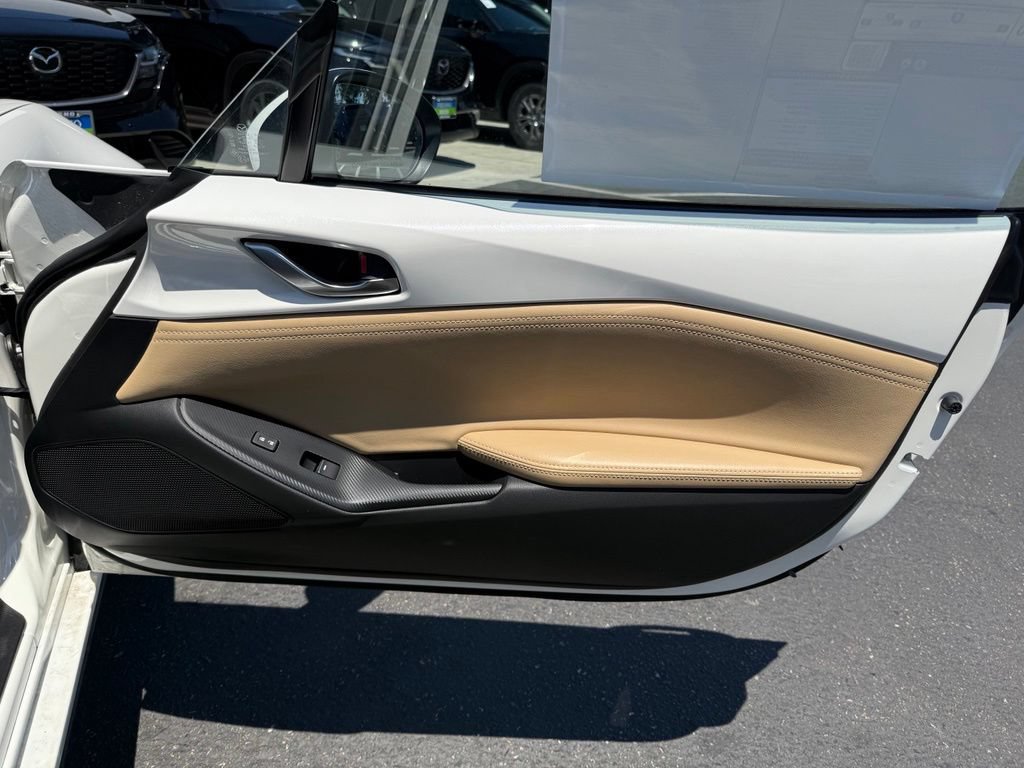 New 2026 MAZDA MX-5 Miata RF Grand Touring w/ Weather Package RWD image 17