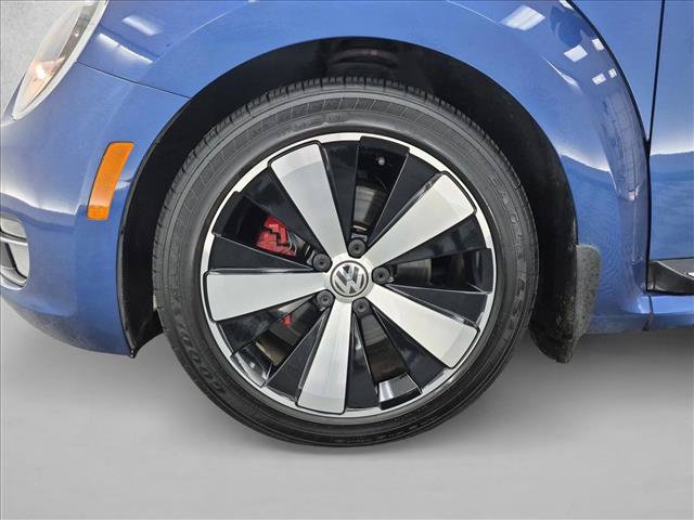 Used 2013 Volkswagen Beetle 2.0T FWD image 25