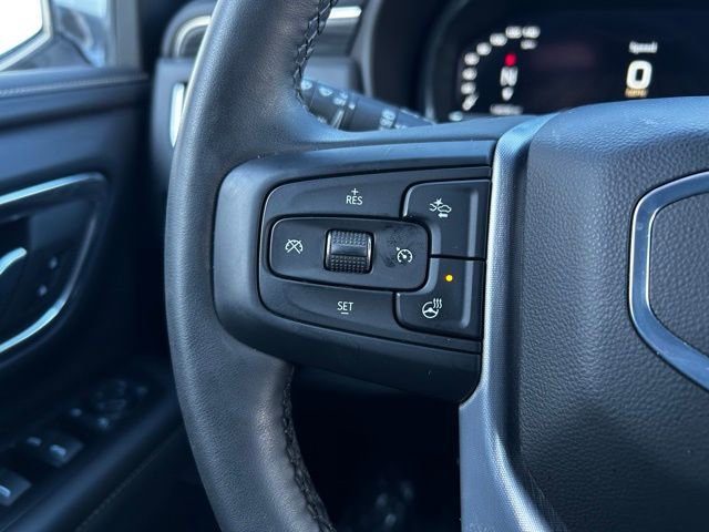 Used 2024 GMC Yukon SLT w/ SLT Luxury Package image 18