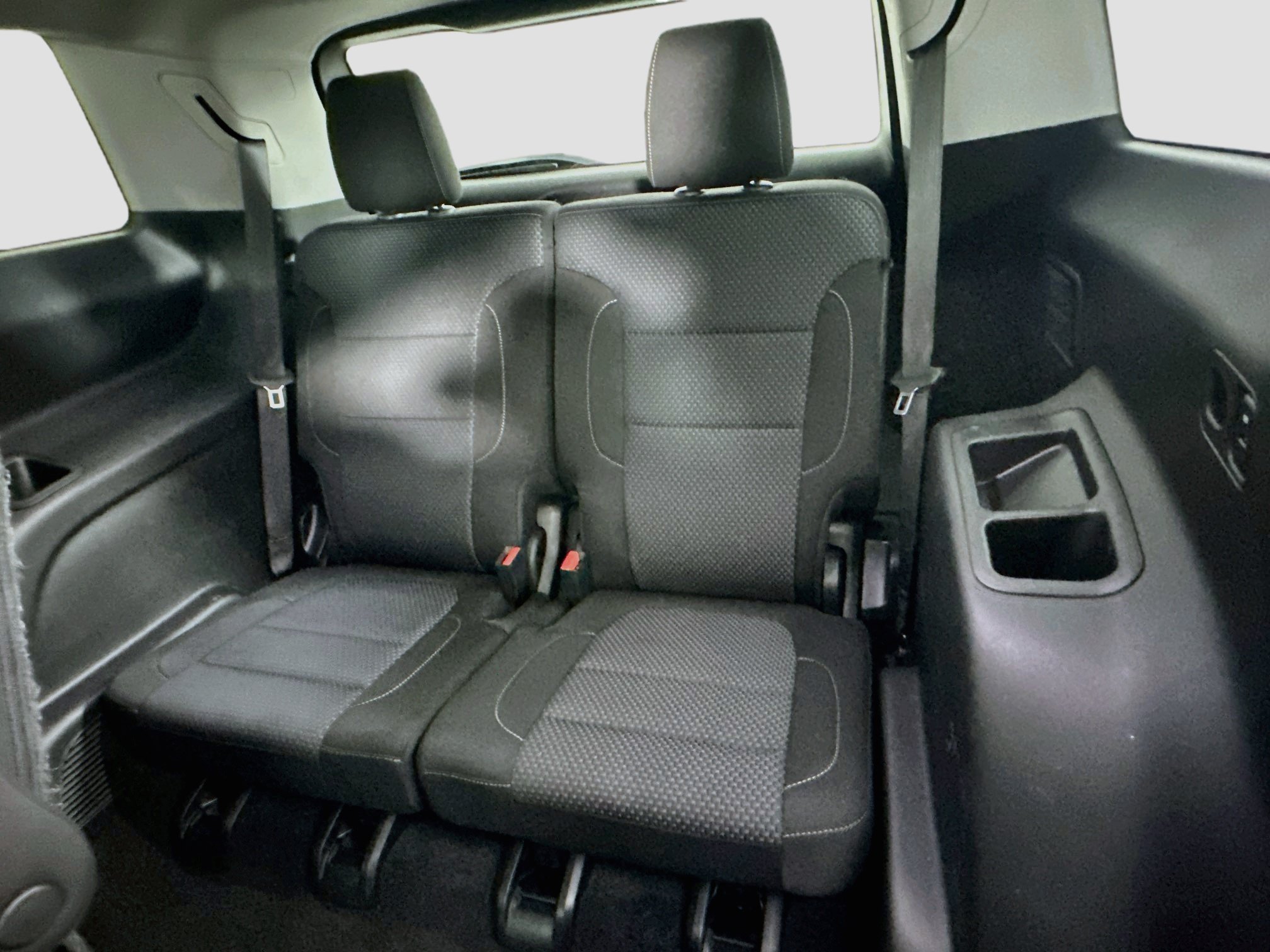 Used 2021 GMC Acadia SLE w/ Driver Convenience Package FWD image 30