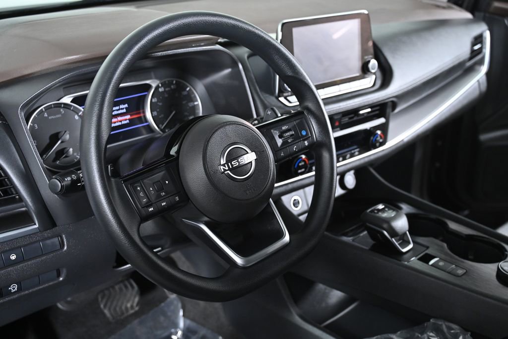 Certified 2023 Nissan Rogue SV image 12