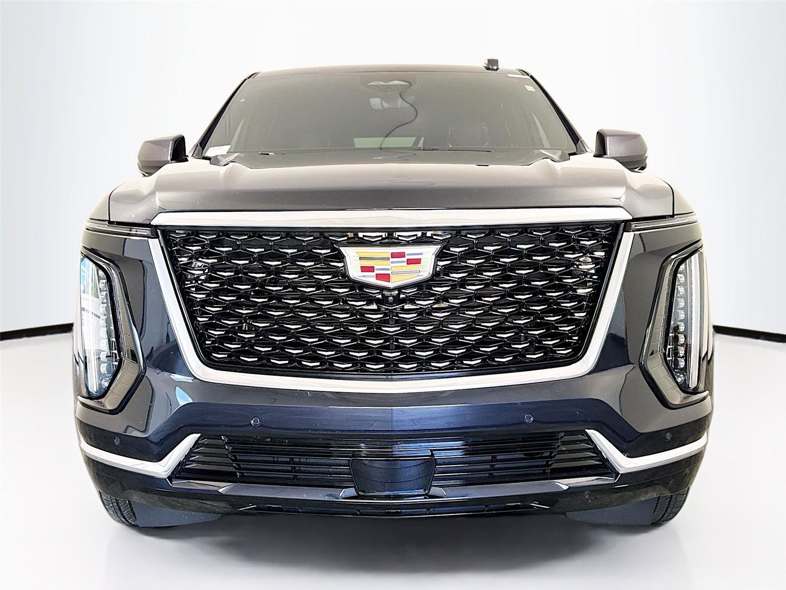 Used 2025 Cadillac Escalade Premium Luxury AWD/4WD image 11