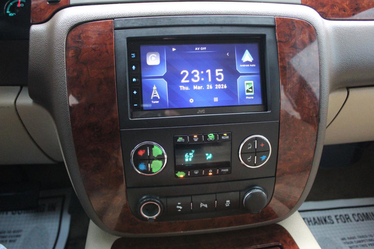 Used 2012 Chevrolet Suburban LTZ AWD/4WD image 33