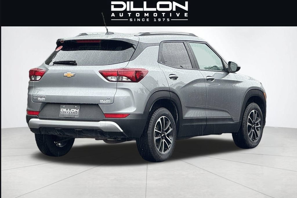 Used 2025 Chevrolet TrailBlazer LT AWD/4WD image 4