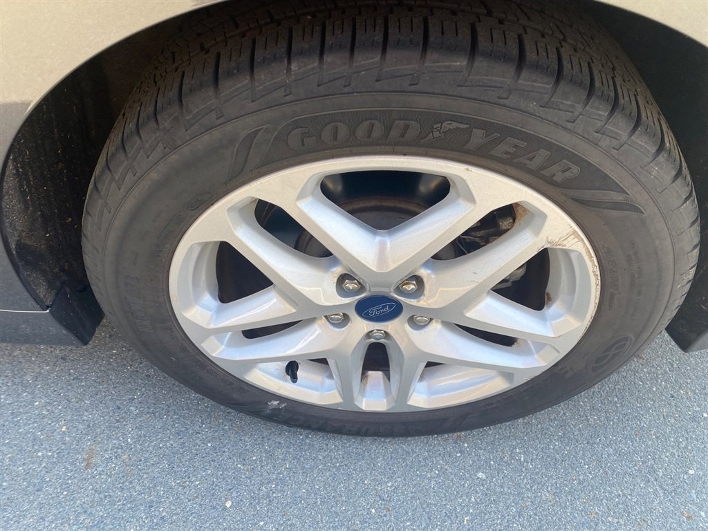 Used 2016 Ford Fusion SE FWD image 7