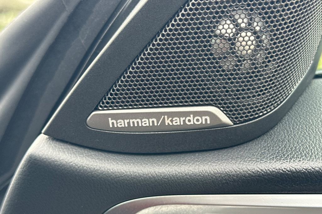 Used 2023 BMW i4 eDrive40 image 19