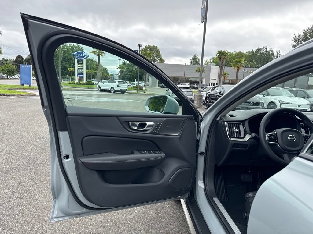 New 2026 Volvo V60 B5 Cross Country Ultra w/ Climate Package AWD/4WD image 10