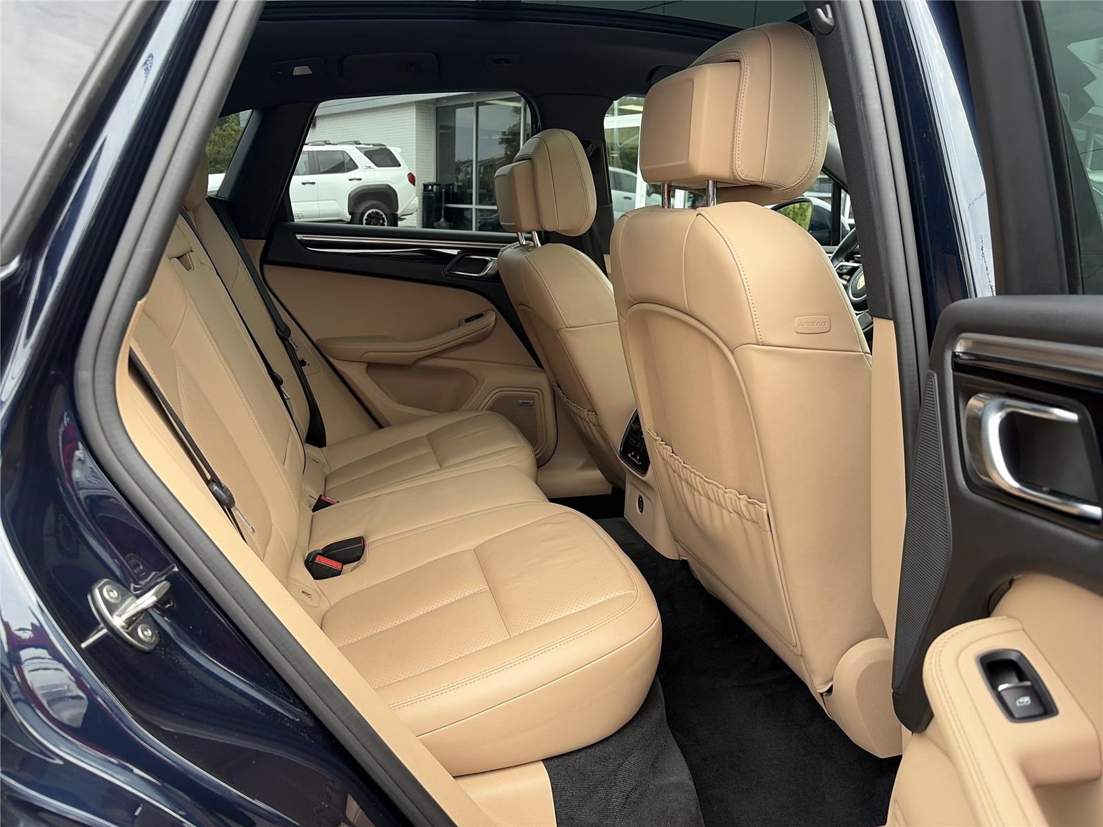 Used 2019 Porsche Macan AWD/4WD image 14