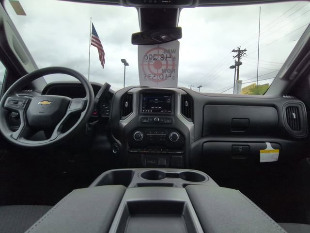 New 2026 Chevrolet Silverado 1500 Custom RWD image 2