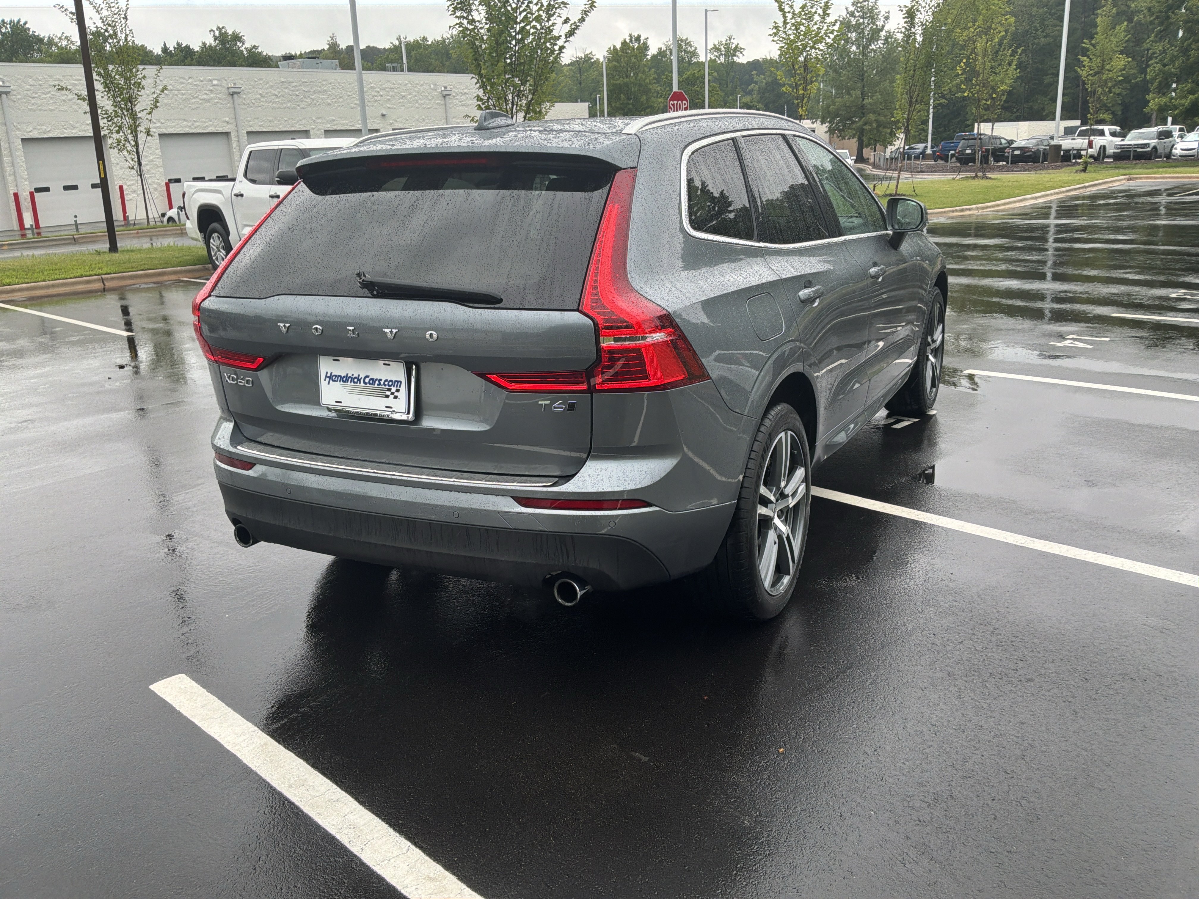 Used 2020 Volvo XC60 T6 Momentum w/ Protection Package Premier AWD/4WD image 10