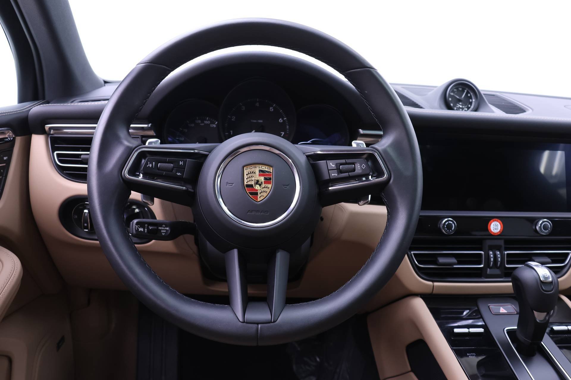 Used 2025 Porsche Macan image 23