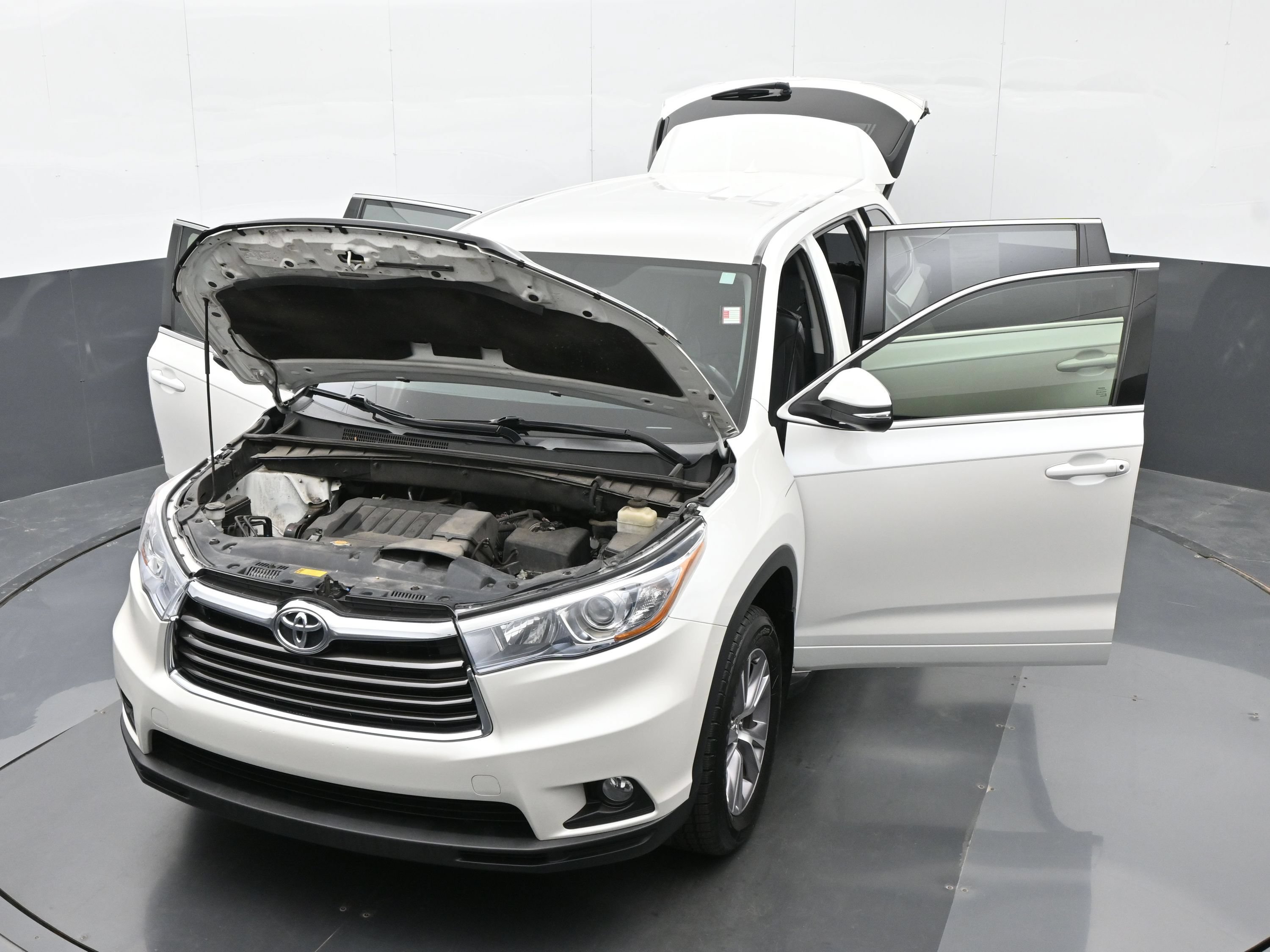Used 2015 Toyota Highlander Plus AWD/4WD image 49