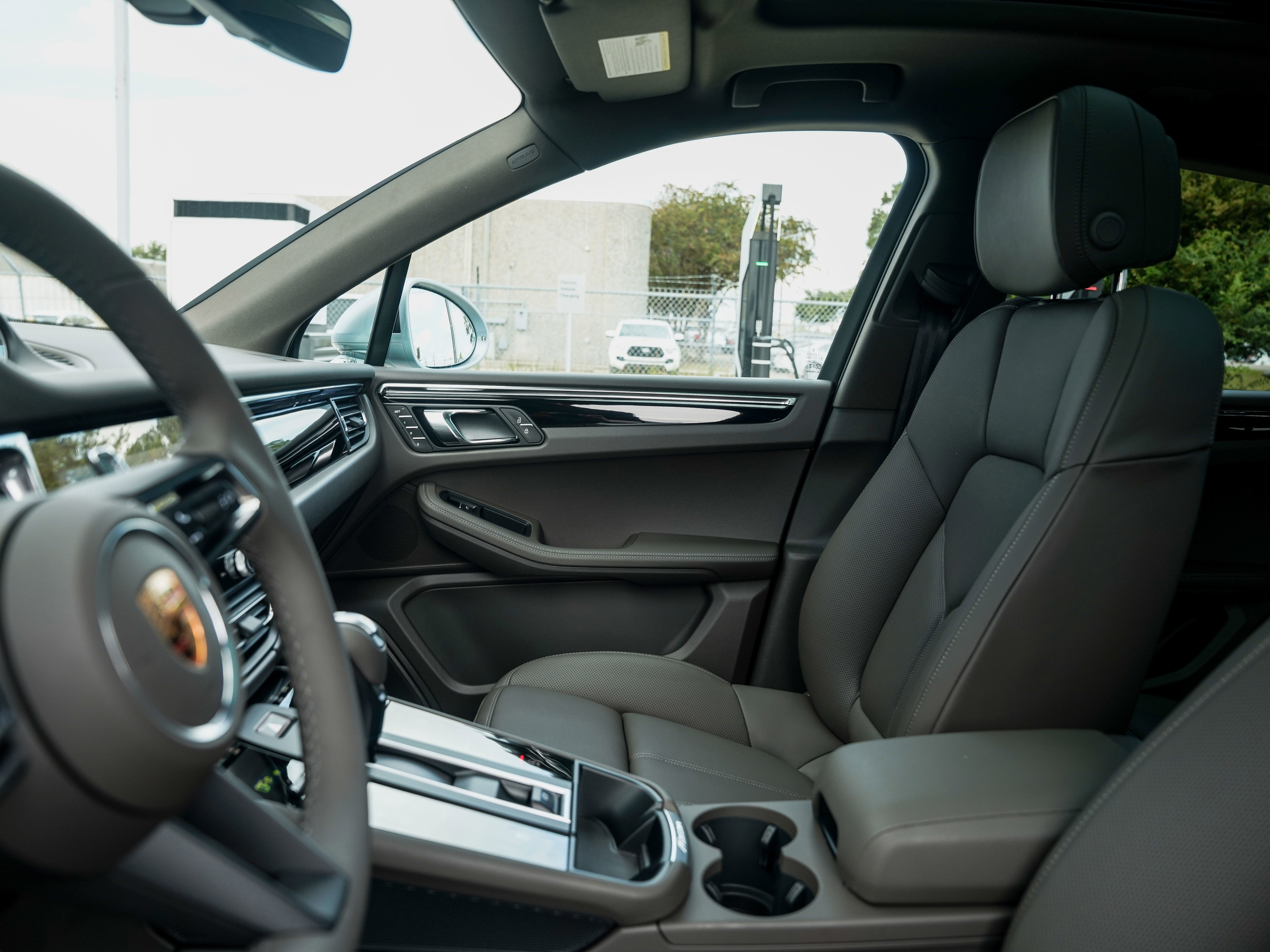 New 2026 Porsche Macan image 23