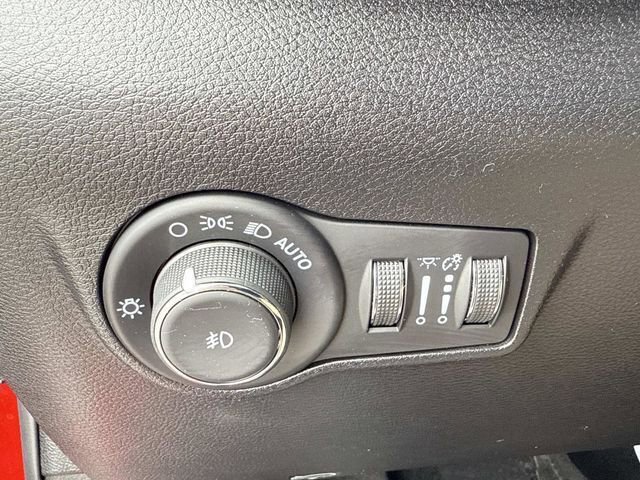 Used 2022 Jeep Compass Limited image 30