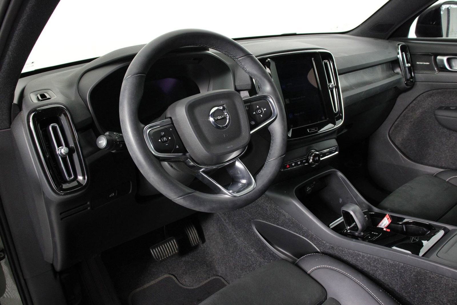 Used 2023 Volvo C40 P8 Recharge Ultimate AWD/4WD image 14