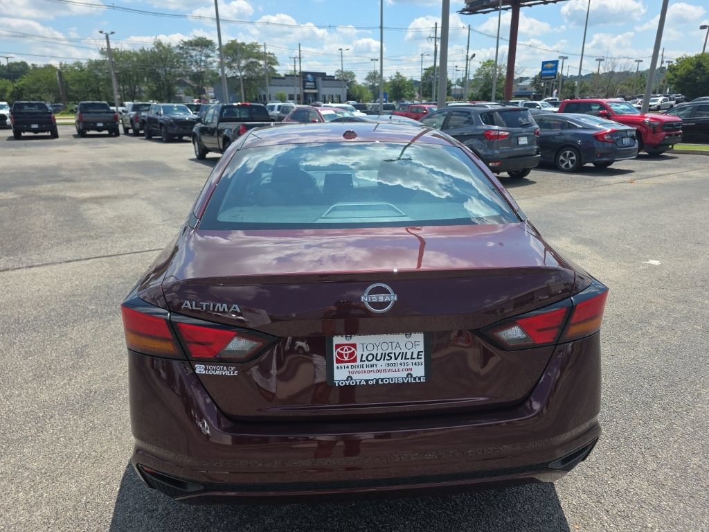 Used 2025 Nissan Altima 2.5 SV FWD image 5