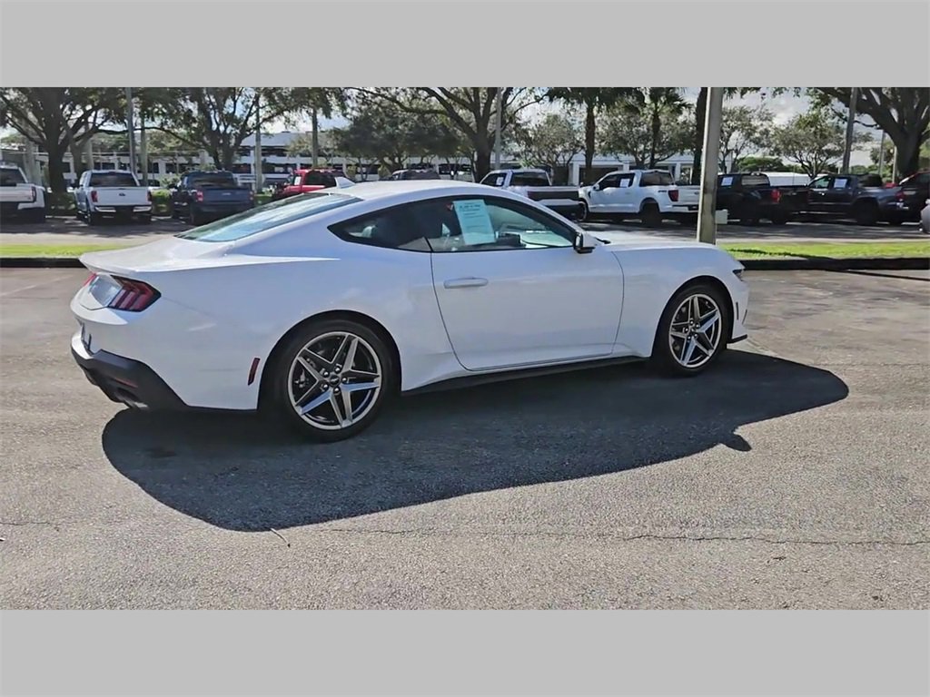 Used 2025 Ford Mustang Coupe image 32