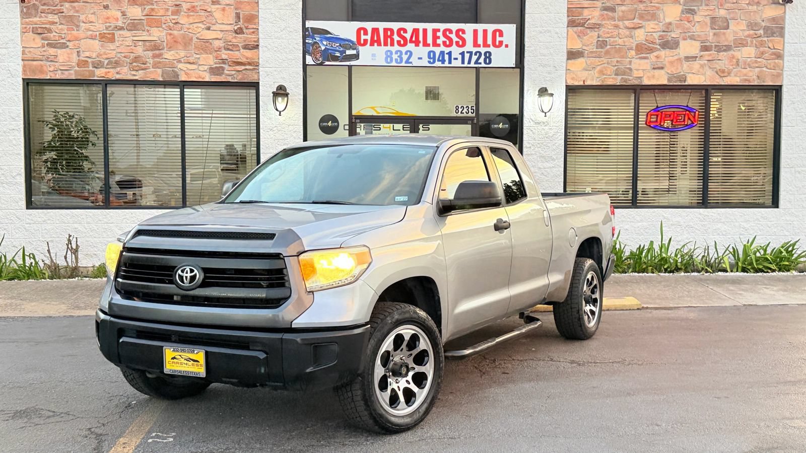 Used 2014 Toyota Tundra SR AWD/4WD image 2