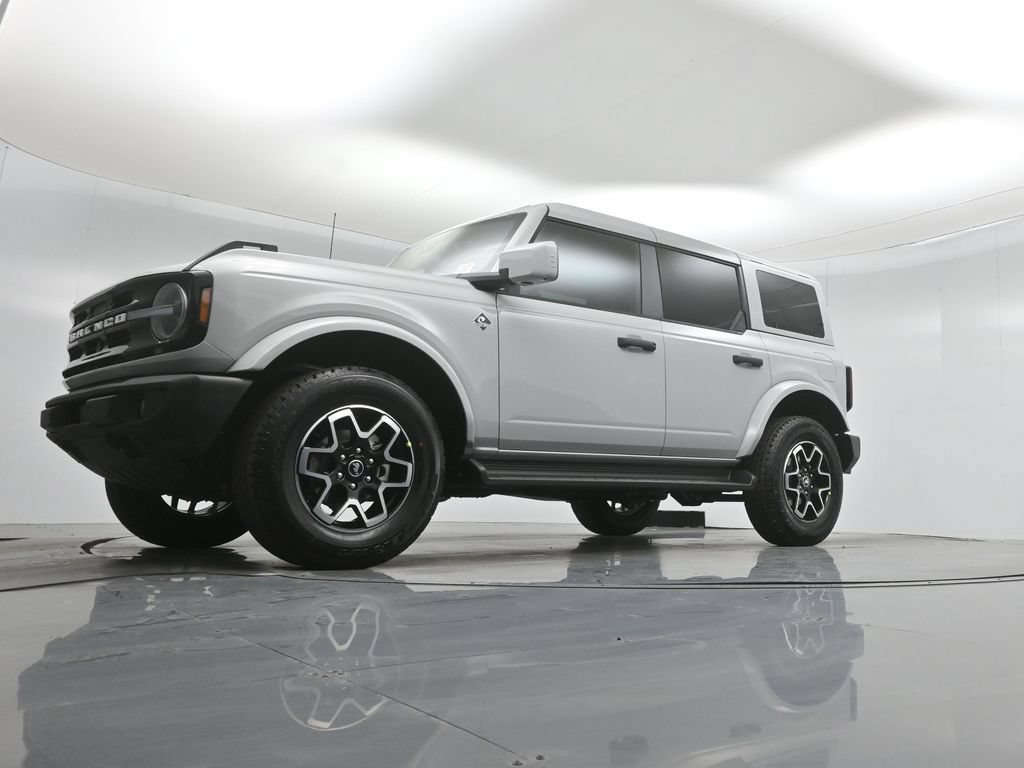 New 2026 Ford Bronco Outer Banks w/ Sasquatch Package AWD/4WD image 42