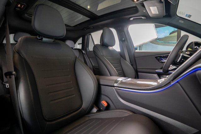 New 2025 Mercedes-Benz GLC 350e 4MATIC image 14
