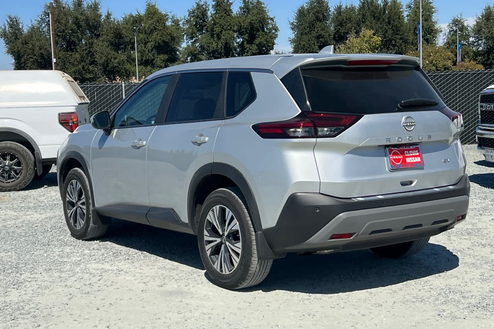 Used 2023 Nissan Rogue SV FWD image 7