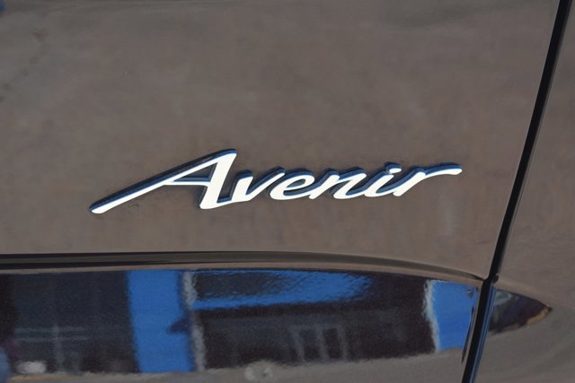 Used 2023 Buick Enclave Avenir w/ Avenir Technology Package image 7