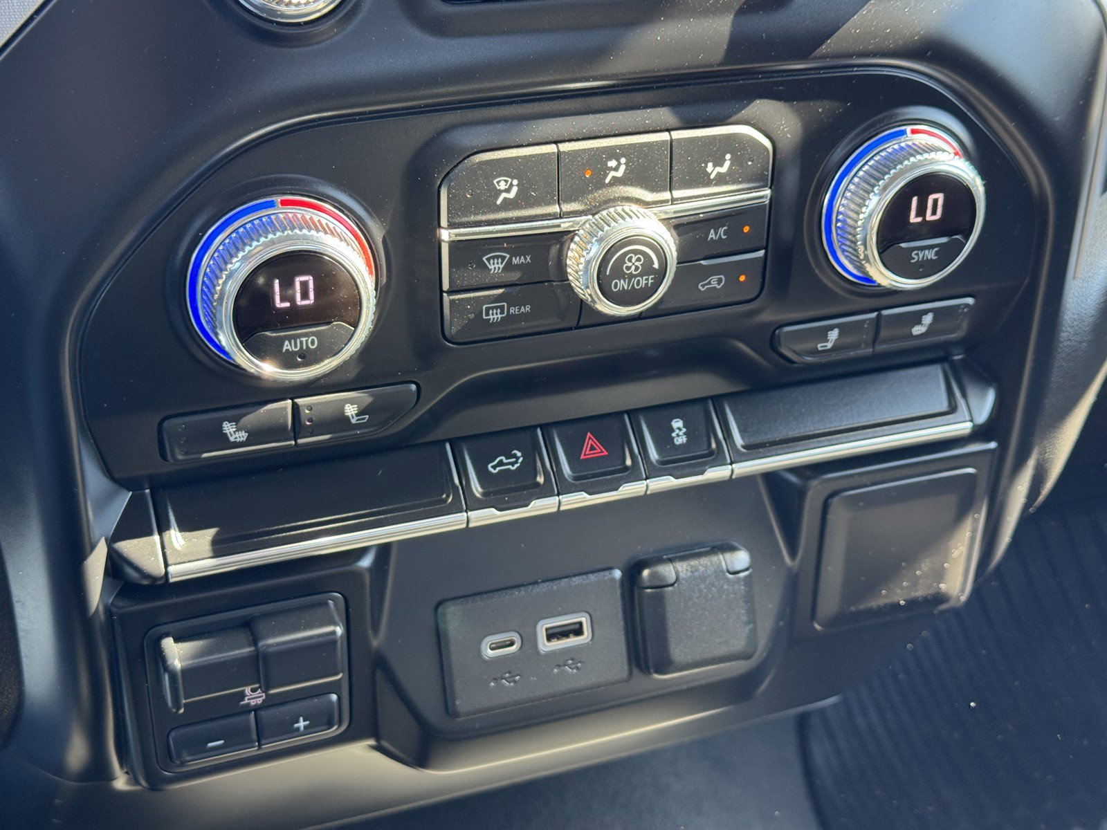 Used 2022 GMC Sierra 2500 SLE w/ SLE Convenience Package image 22