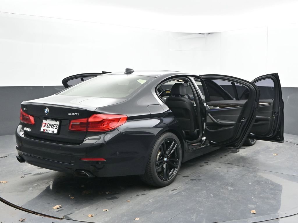 Used 2017 BMW 540i xDrive image 39