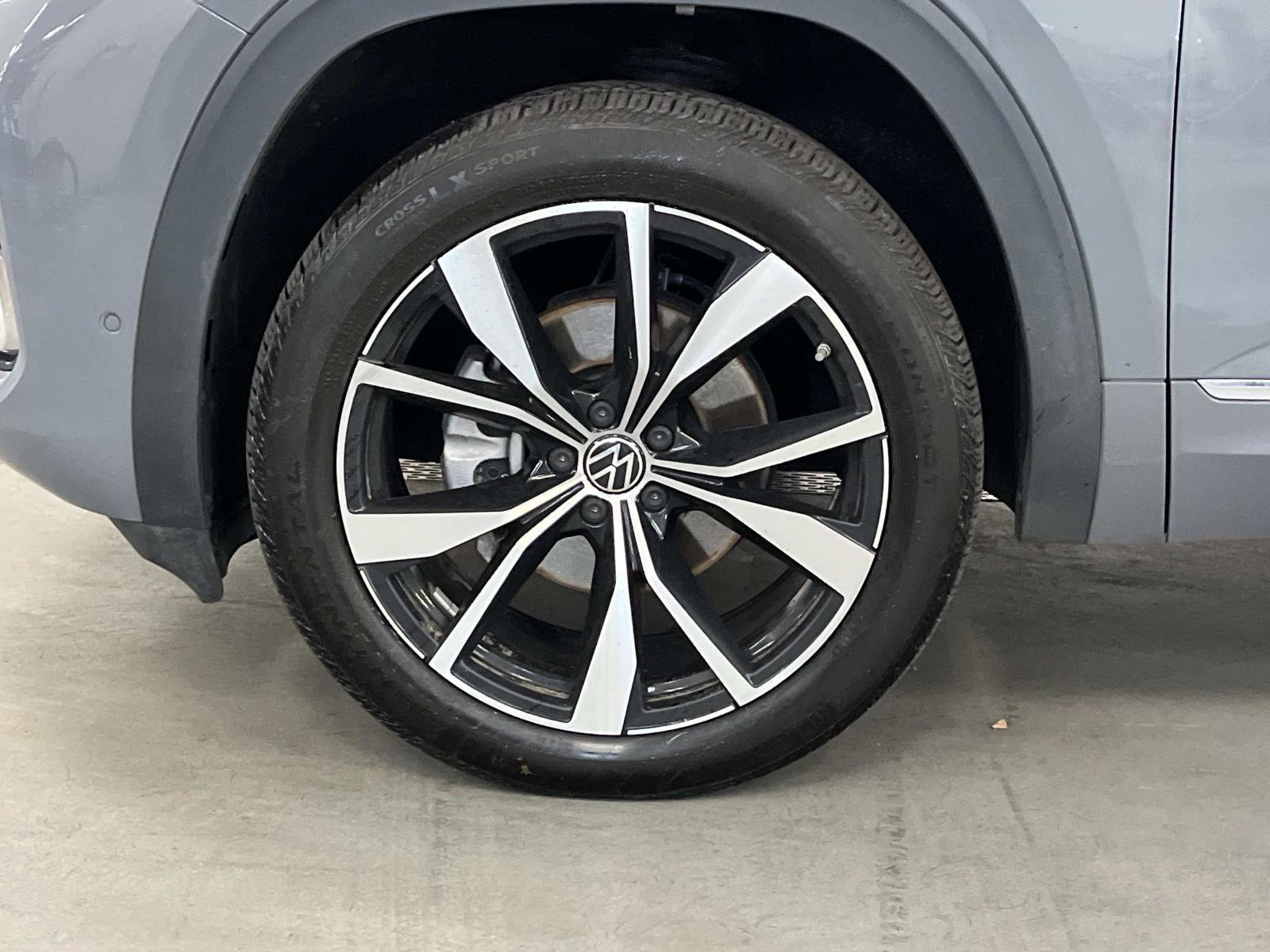 Used 2024 Volkswagen Atlas Cross Sport SEL Premium R-Line image 9