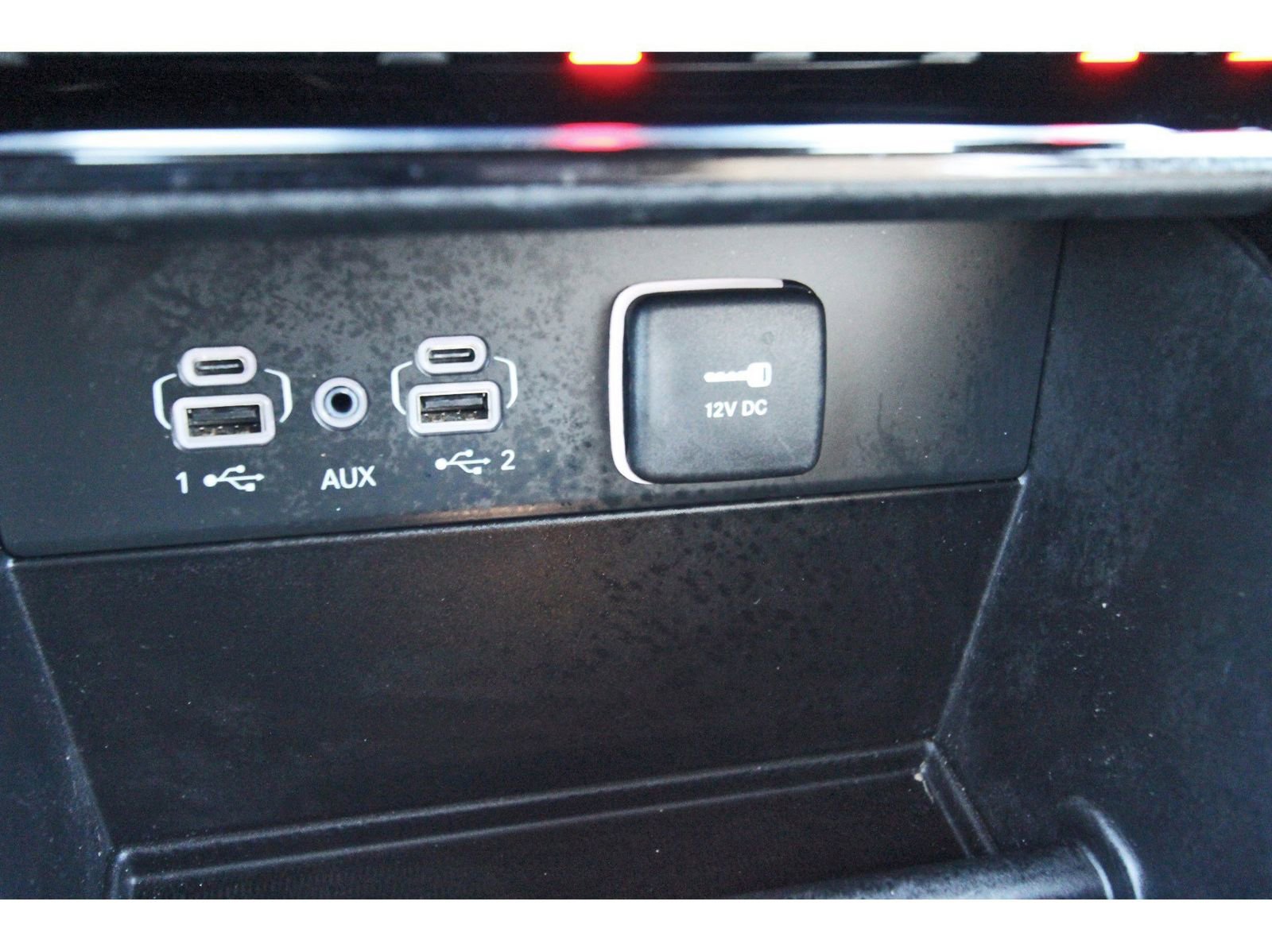 Used 2023 Jeep Grand Cherokee L Limited w/ Black Appearance Package image 28