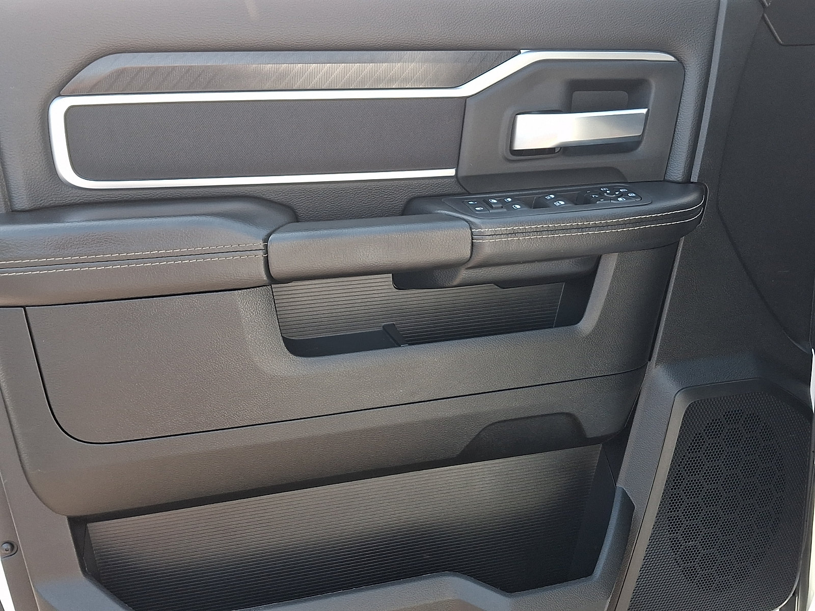 Used 2025 RAM 2500 Big Horn AWD/4WD image 12